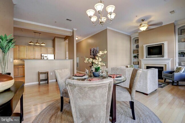 4951 Brenman Park Dr in Alexandria, VA - Building Photo - Building Photo