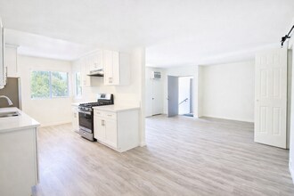 6433 Shirley Ave, Unit #7 in Los Angeles, CA - Building Photo - Building Photo