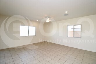 744 E Diamond Dr in Casa Grande, AZ - Building Photo - Building Photo