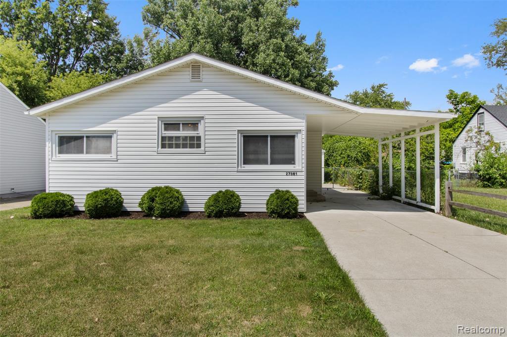 27361 Delton St in Madison Heights, MI - Building Photo