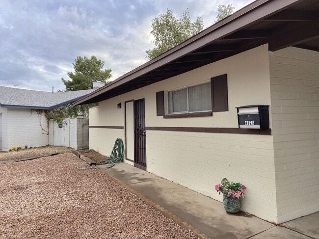 4126 S La Corta Dr in Tempe, AZ - Building Photo - Building Photo