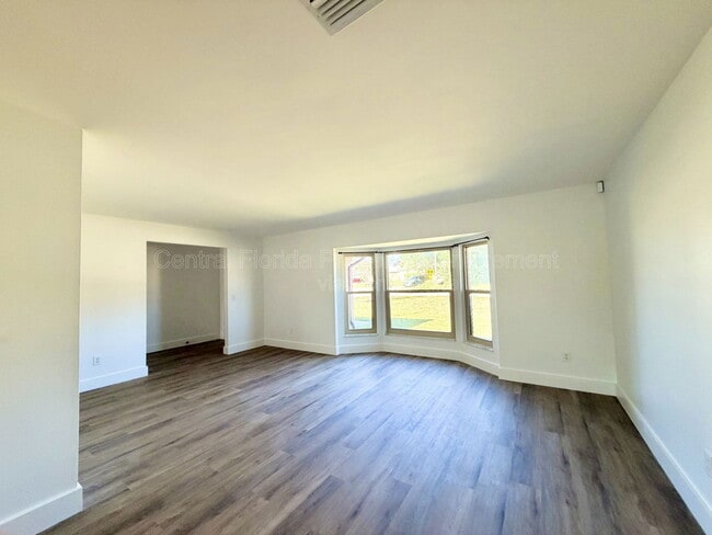 947 N Atmore Cir in Deltona, FL - Foto de edificio - Building Photo