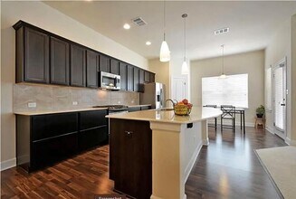 2405 Erica Kaitlin Ln in Cedar Park, TX - Building Photo - Building Photo