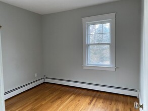 14 Barton St in Millerton, NY - Building Photo - Building Photo