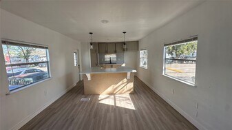 510 N Shirley St in Alvin, TX - Building Photo