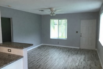 125 NE 30th Ct, Unit 125 in Wilton Manors, FL - Building Photo - Building Photo