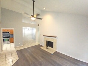 8718 Roaring Point Dr in Houston, TX - Building Photo - Building Photo