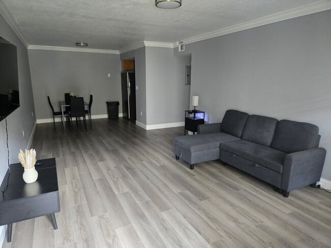 property at 5221 Bayshore Blvd