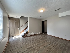 1010 SE 7th Ter in Lee's Summit, MO - Foto de edificio - Building Photo