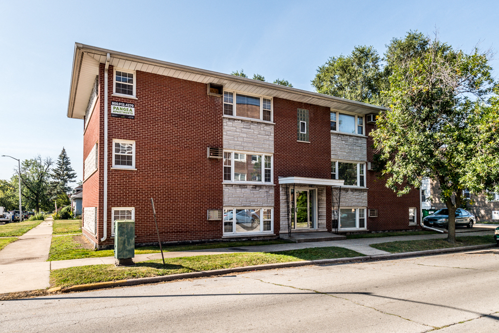 101 Memorial Drive in Calumet City, IL - Building Photo