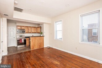 3018 O'Donnell St in Baltimore, MD - Building Photo - Building Photo