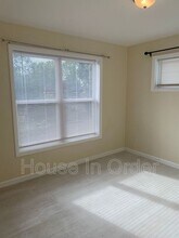 790 N Grove St in Hendersonville, NC - Building Photo - Building Photo