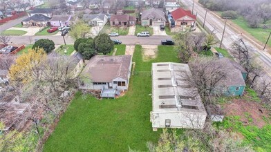 326 NW 14th St in Grand Prairie, TX - Building Photo - Building Photo