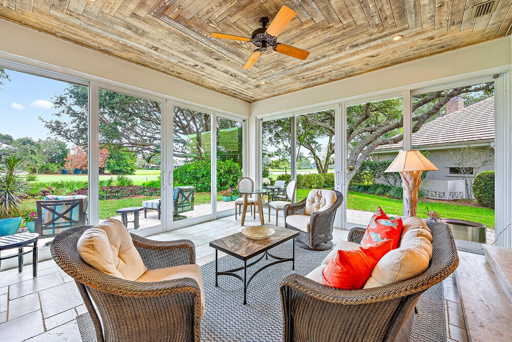 18587 SE Ferland Ct in Tequesta, FL - Building Photo