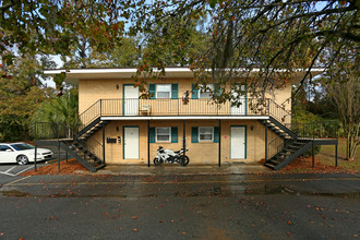 Sandpebbles Apartments in Tallahassee, FL - Building Photo - Building Photo