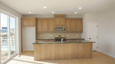 355 Aspen Wy in King of Prussia, PA - Building Photo - Building Photo