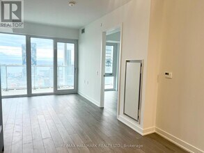 88 Queen St E in Toronto, ON - Building Photo - Building Photo