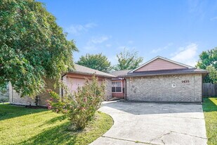 1435 Willersley Ln in Channelview, TX - Building Photo