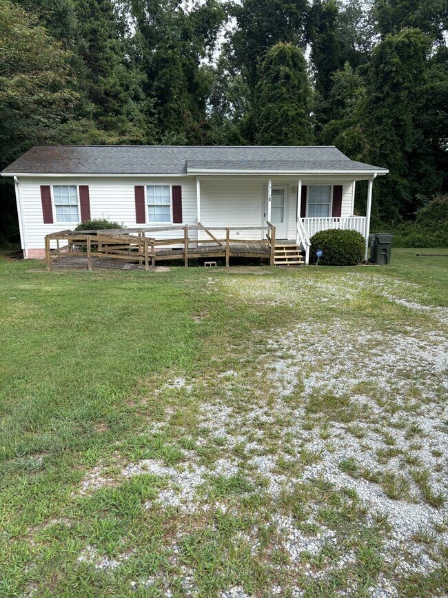 1012-B Salisbury Ave in Spencer, NC - Building Photo - Building Photo