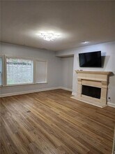 5925 Shawn Creek Way in Cumming, GA - Foto de edificio - Building Photo