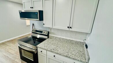 3814 Freedom Way in Louisville, KY - Building Photo - Building Photo