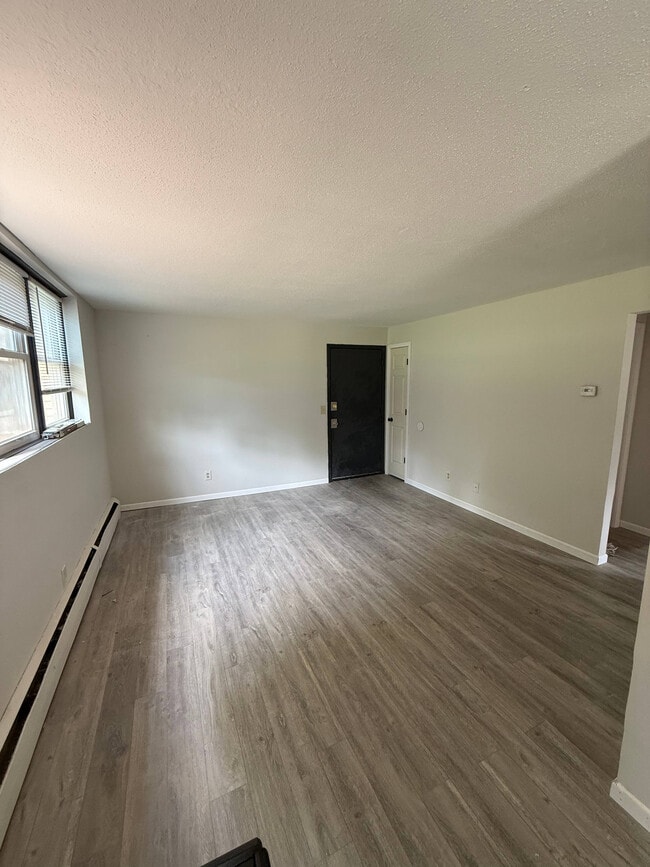 7616 69th Ave N in Minneapolis, MN - Building Photo - Building Photo