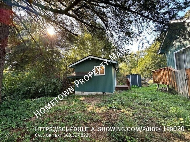 612 S Bay Rd NE in Olympia, WA - Building Photo - Building Photo