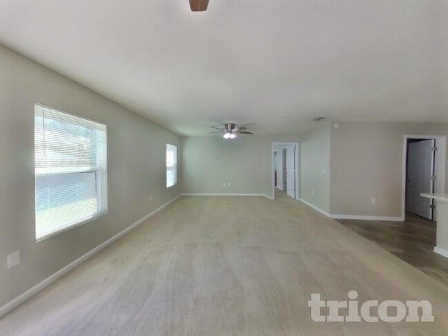 1987 April Oaks Dr in Jacksonville, FL - Foto de edificio - Building Photo