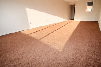 Canterbury Court in Washington, PA - Building Photo - Building Photo