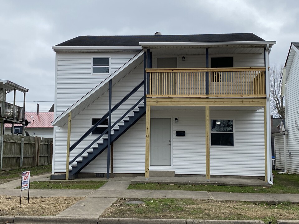 620 Lawrence St, Unit D in Ironton, OH - Building Photo