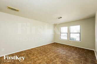 5060 Viking Coral in San Antonio, TX - Building Photo - Building Photo