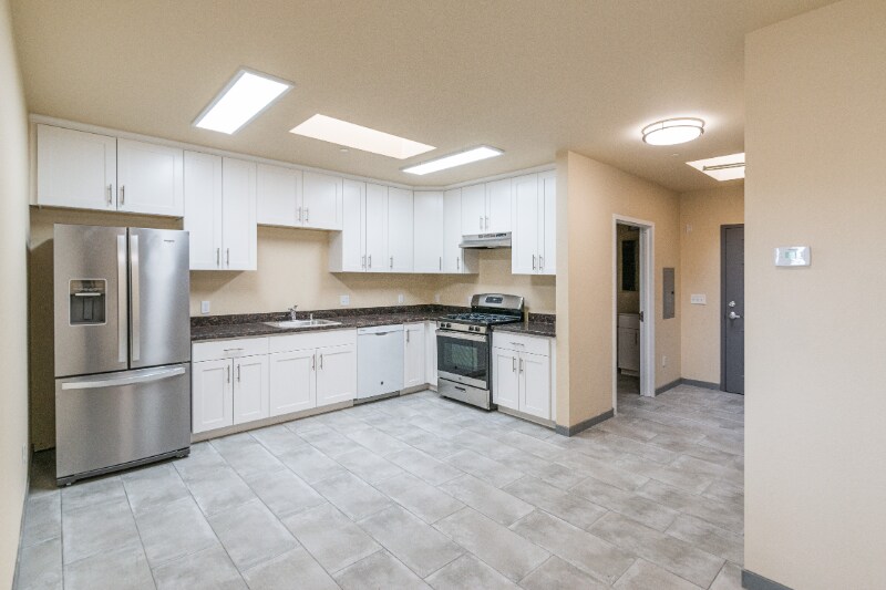 317 Lester Ave in Oakland, CA - Building Photo