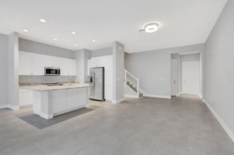 4924 Pointe Midtown Way in Palm Beach Gardens, FL - Building Photo - Building Photo