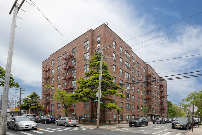 1011 Nameoke St in Far Rockaway, NY - Building Photo - Primary Photo