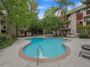 20234 Cantara St in Los Angeles, CA - Building Photo - Building Photo