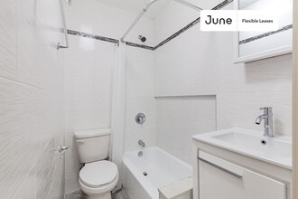 47 W 71st St in New York, NY - Building Photo - Building Photo