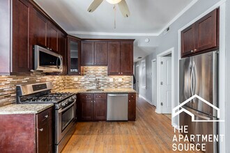 2110 W Division St, Unit 3F in Chicago, IL - Foto de edificio - Building Photo