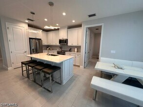 2653 Seychelles Cir in Naples, FL - Building Photo - Building Photo