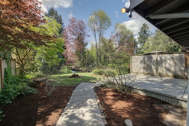 295 1st Ave NW in Issaquah, WA - Building Photo - Building Photo