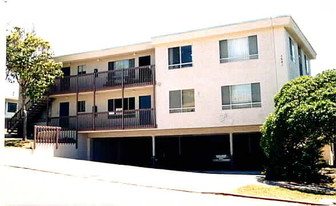 1641 Sunset Cliffs Blvd Apartments