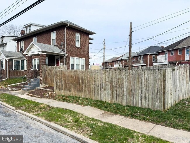 1620 Randolph St in Harrisburg, PA - Building Photo - Building Photo