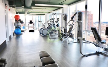 739 W Sheridan Rd in Chicago, IL - Building Photo - Building Photo