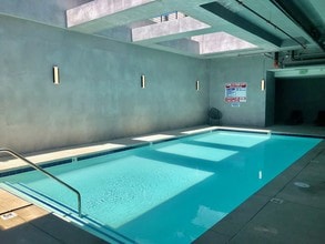 Panorama Tower in Van Nuys, CA - Foto de edificio - Building Photo