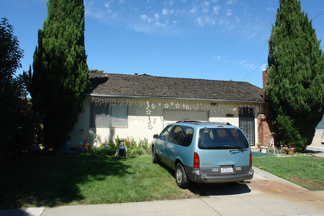 799 Nevin Way in San Jose, CA - Foto de edificio - Building Photo