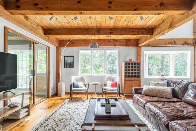 629 Hall Hill Rd in Ancram, NY - Building Photo - Building Photo
