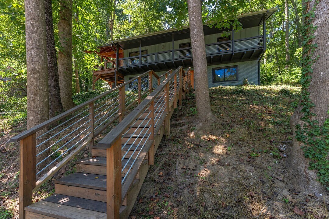 12 Riverbend Dr in Asheville, NC - Building Photo