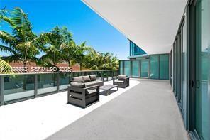 9901 W Bay Harbor Dr in Bay Harbor Islands, FL - Foto de edificio - Building Photo