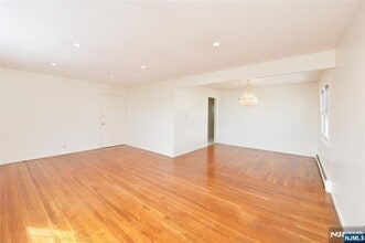 300 NJ-17 in Rutherford, NJ - Building Photo - Building Photo