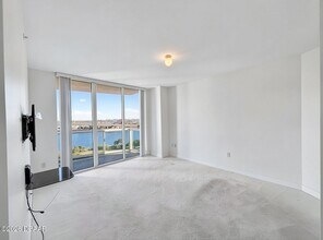 231 Riverside Dr, Unit 807 in Holly Hill, FL - Building Photo - Building Photo