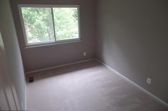 884 New Mark Esplanade in Rockville, MD - Building Photo - Building Photo